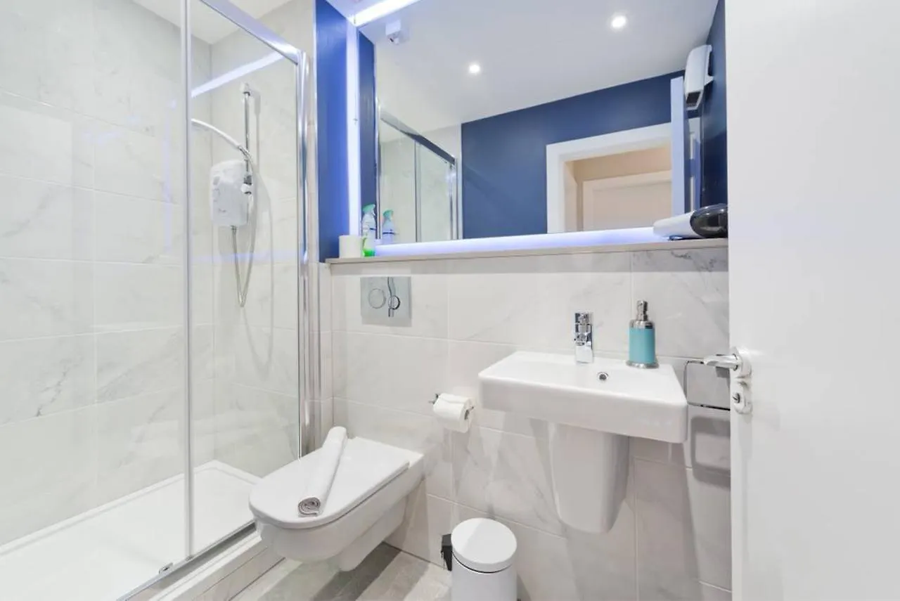 2 Bedroom Rooftop Apartment In Temple Bar Sleeps 6 Дублин