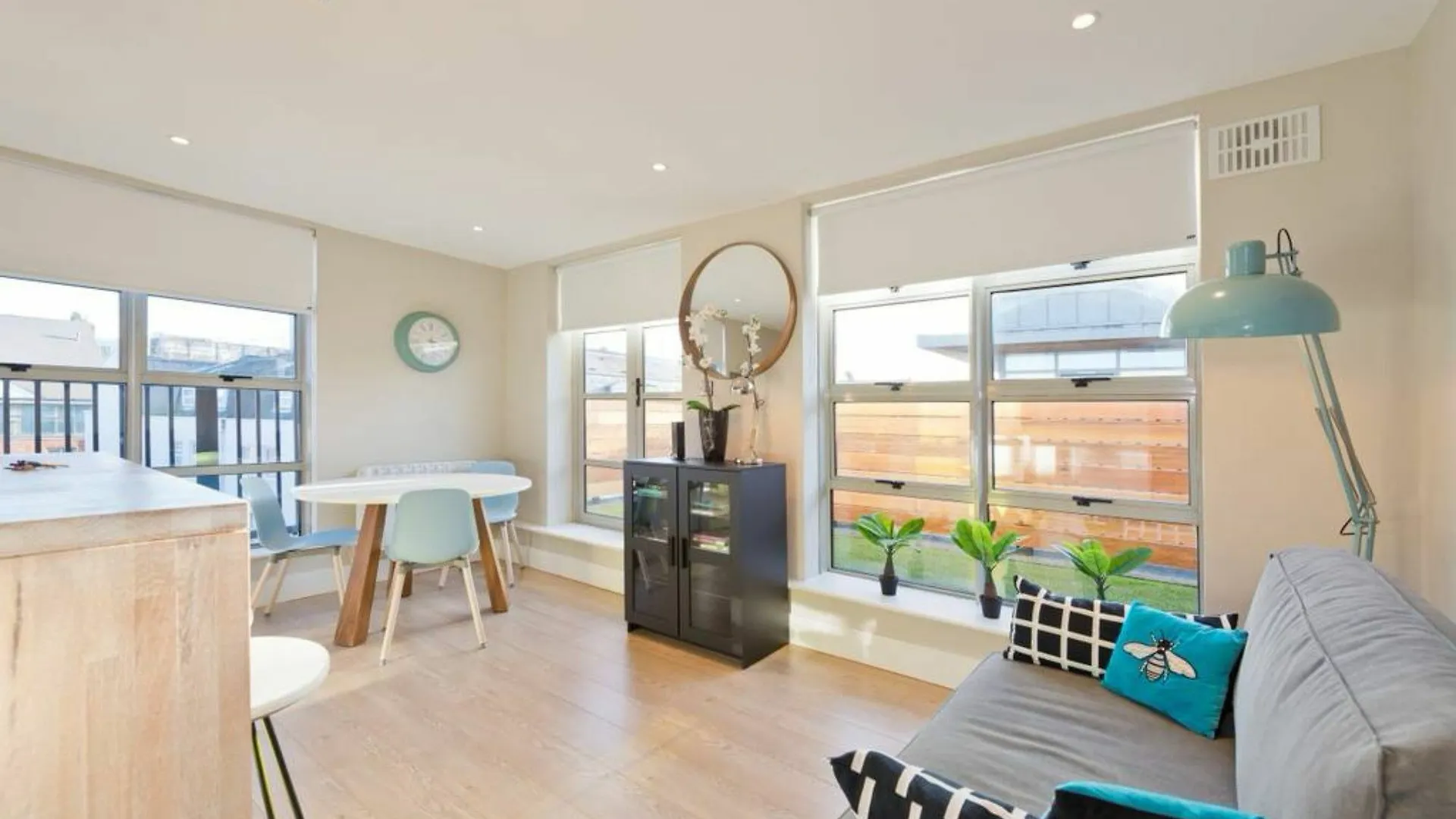 2 Bedroom Rooftop Apartment In Temple Bar Sleeps 6 Дублин