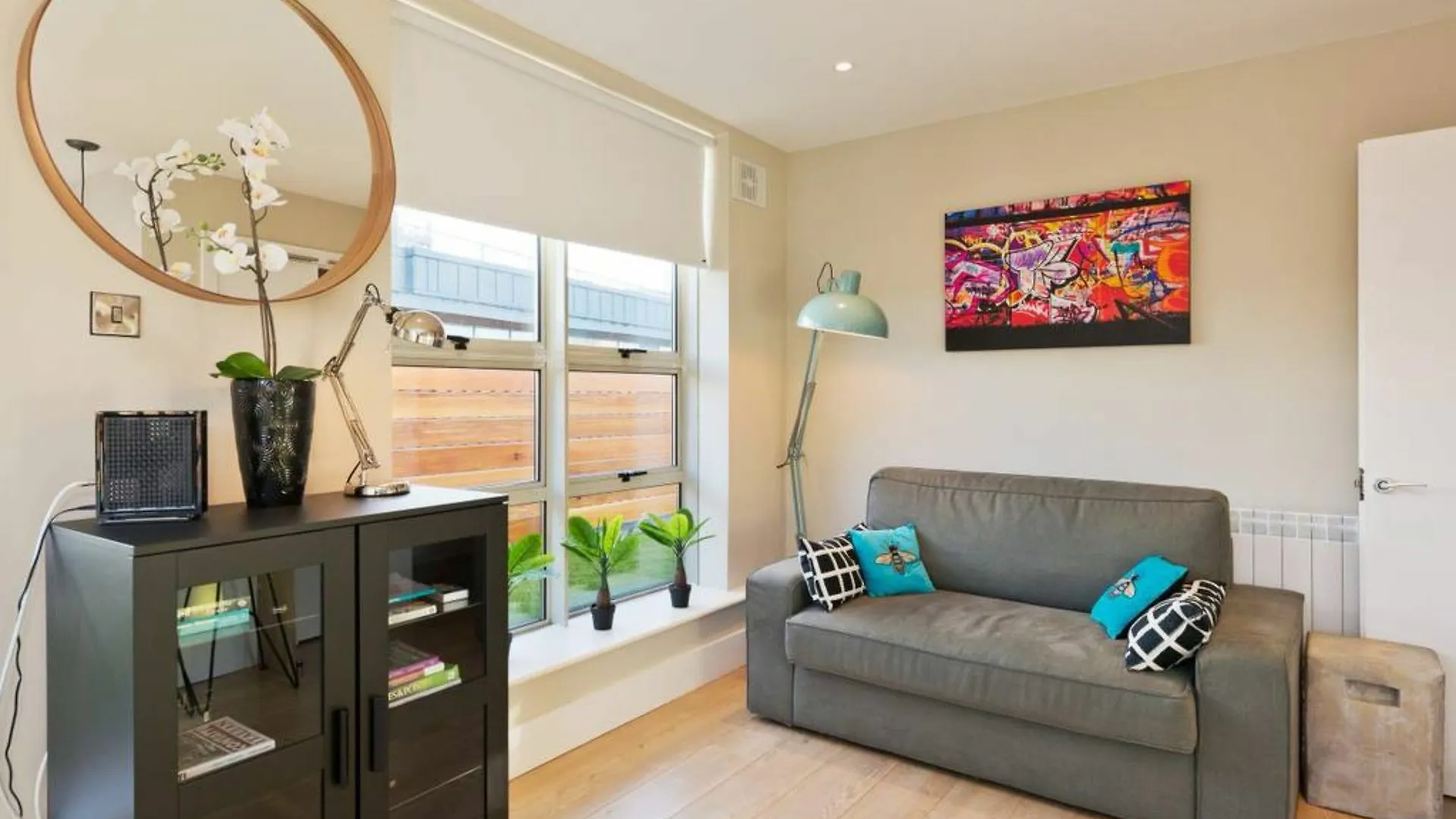 2 Bedroom Rooftop Apartment In Temple Bar Sleeps 6 Дублин